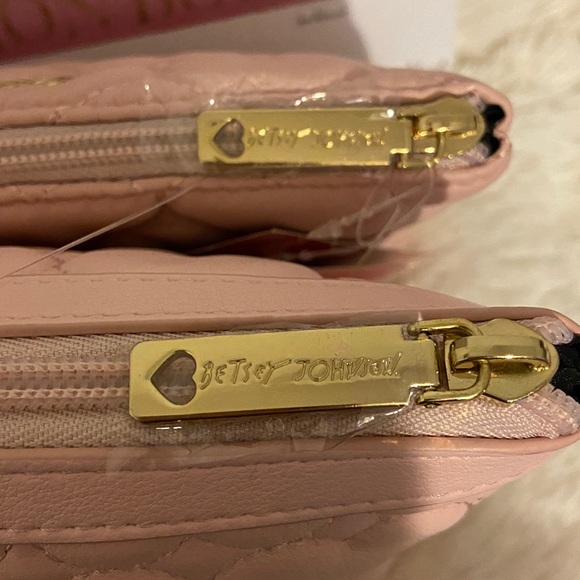 NWT Betsey Johnson Blush Quilted Heart Pouch Set of 2 - Picture 4 of 7